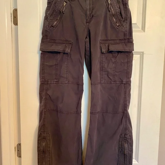 American Eagle Snappy Stretch Low-Rise Baggy Flare Pant  size 6 Regular like new - Picture 5 of 14